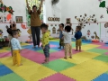 Giờ thể dục sáng của các bé nhà trẻ A trường chính